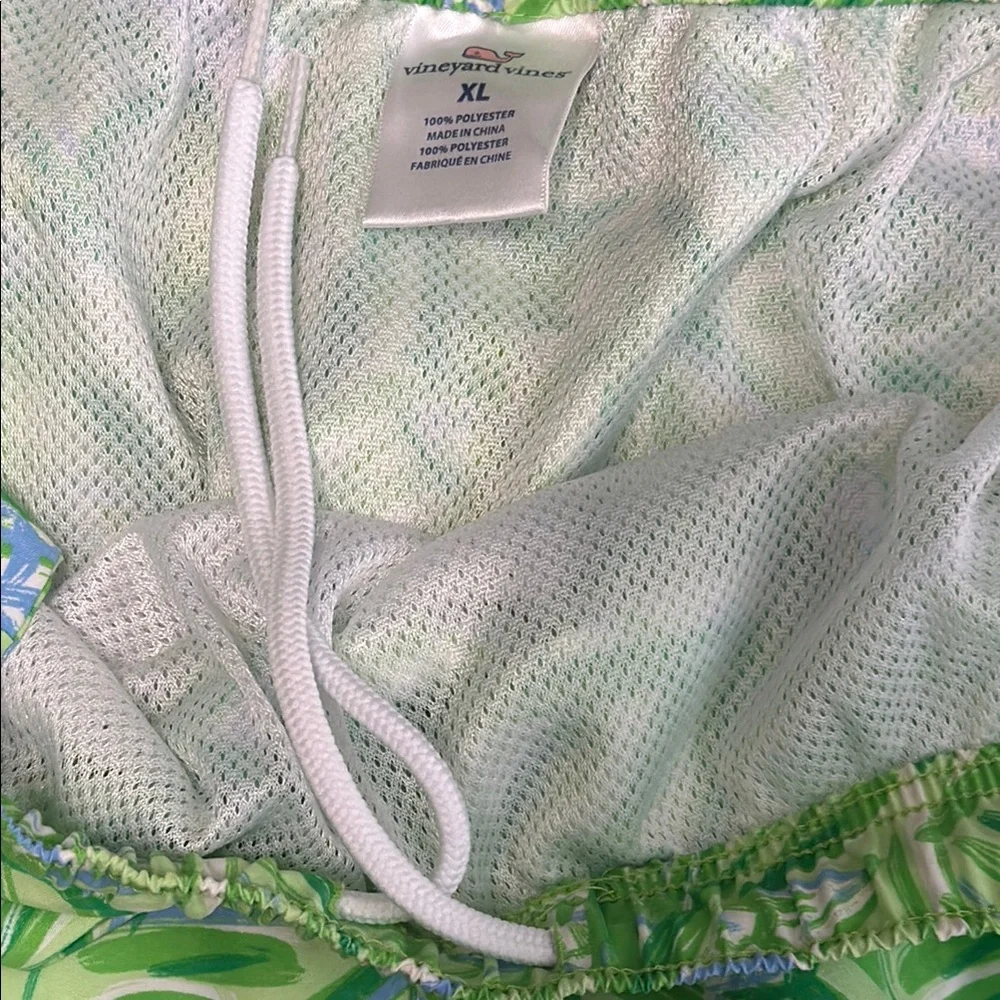 Vineyard Vines Men's Green Blue Tropical Swim Trunks‎
